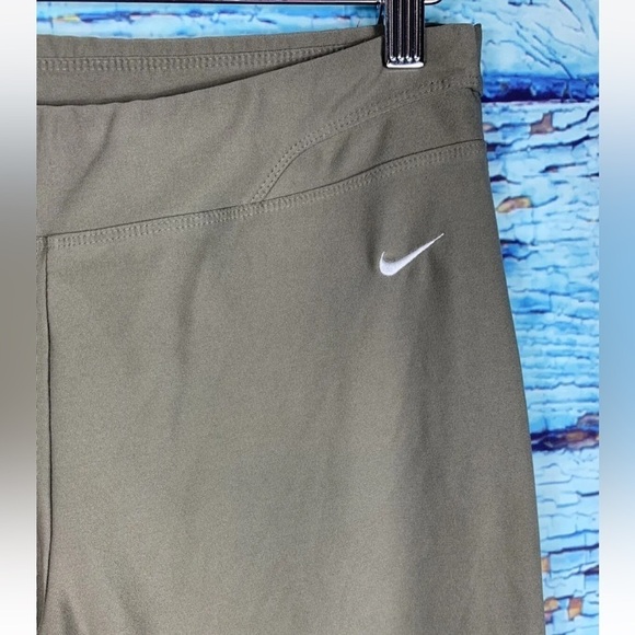 Nike Fit Dry Yoga Capri Pants Workout Activewear Green Women's Size Medium - Picture 3 of 5